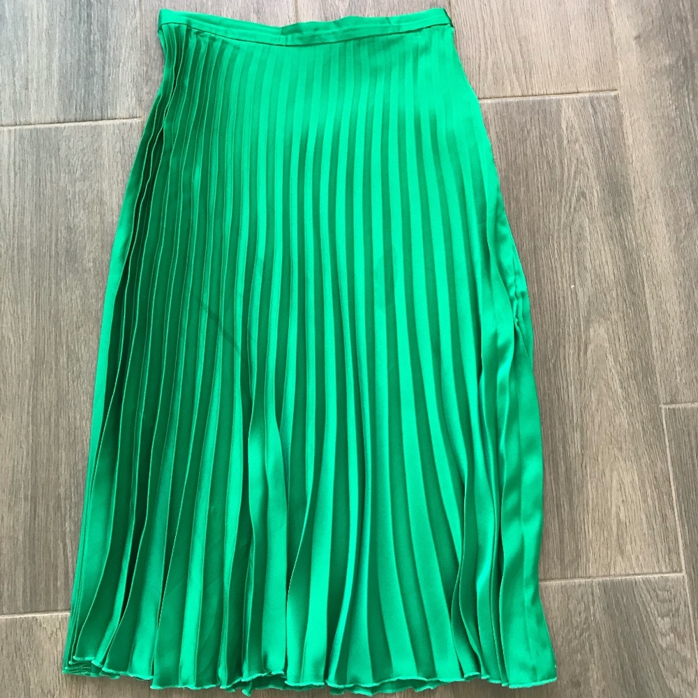 Green skirt